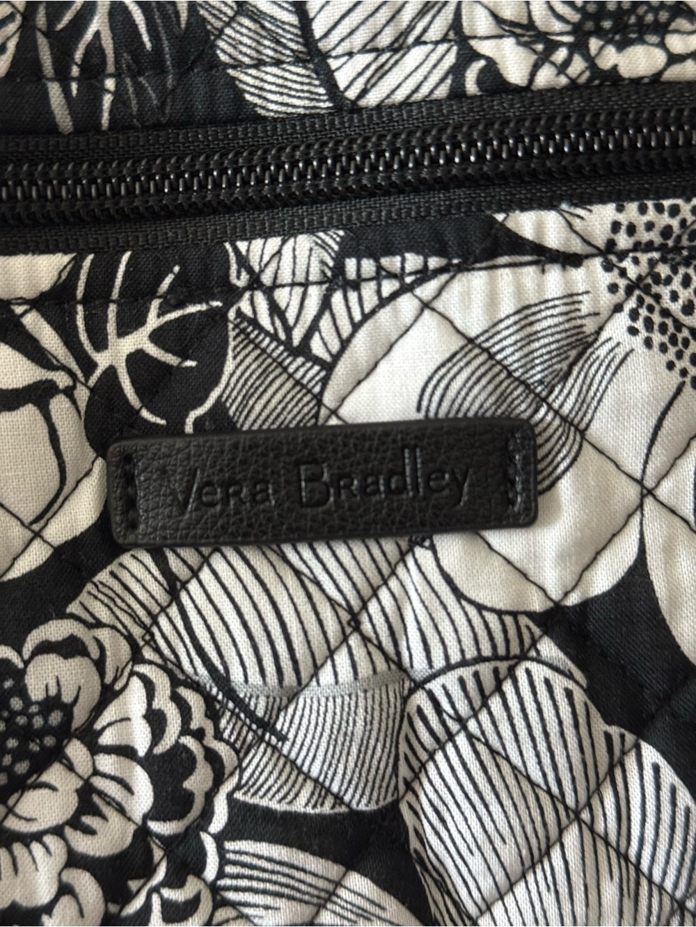 Vera Bradley Small Travel Duffle In Bedford Blooms Black & White Floral NWT - Picture 2 of 7